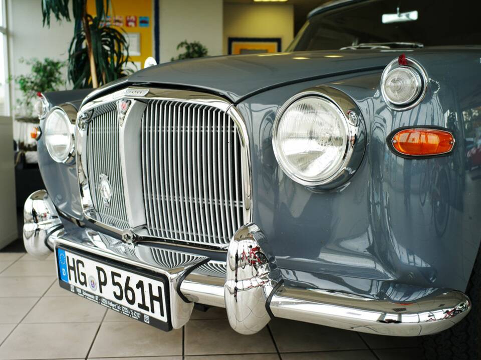 Image 7/8 of Rover 3 Litre Mk IA (1961)