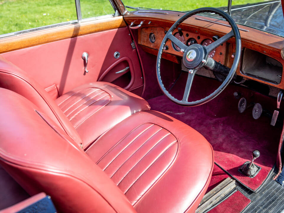 Afbeelding 4/45 van Bentley Mark VI Vanden Plas DHC (1947)