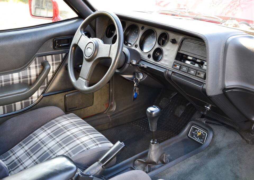 Immagine 26/33 di Ford Capri 2,8i (1981)