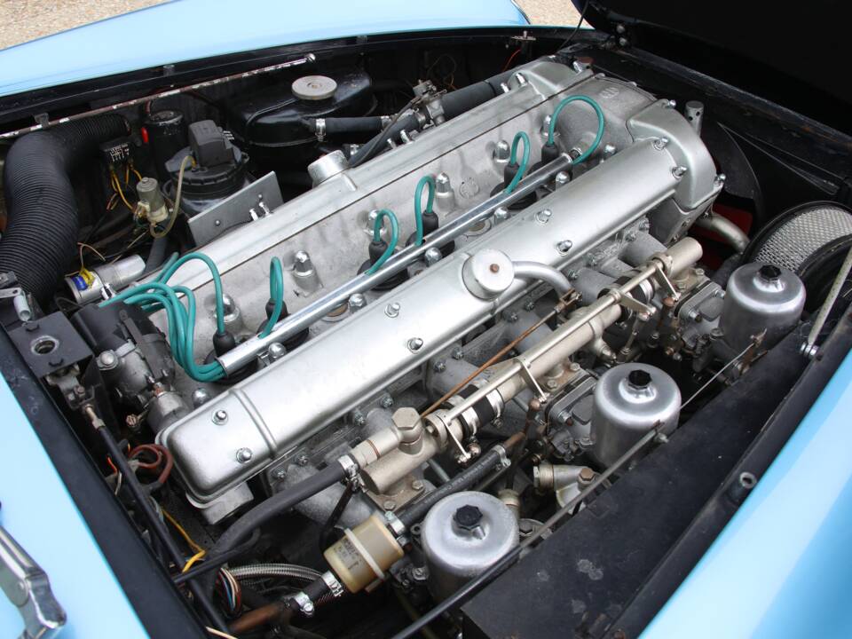 Imagen 5/31 de Aston Martin DB 6 (1968)