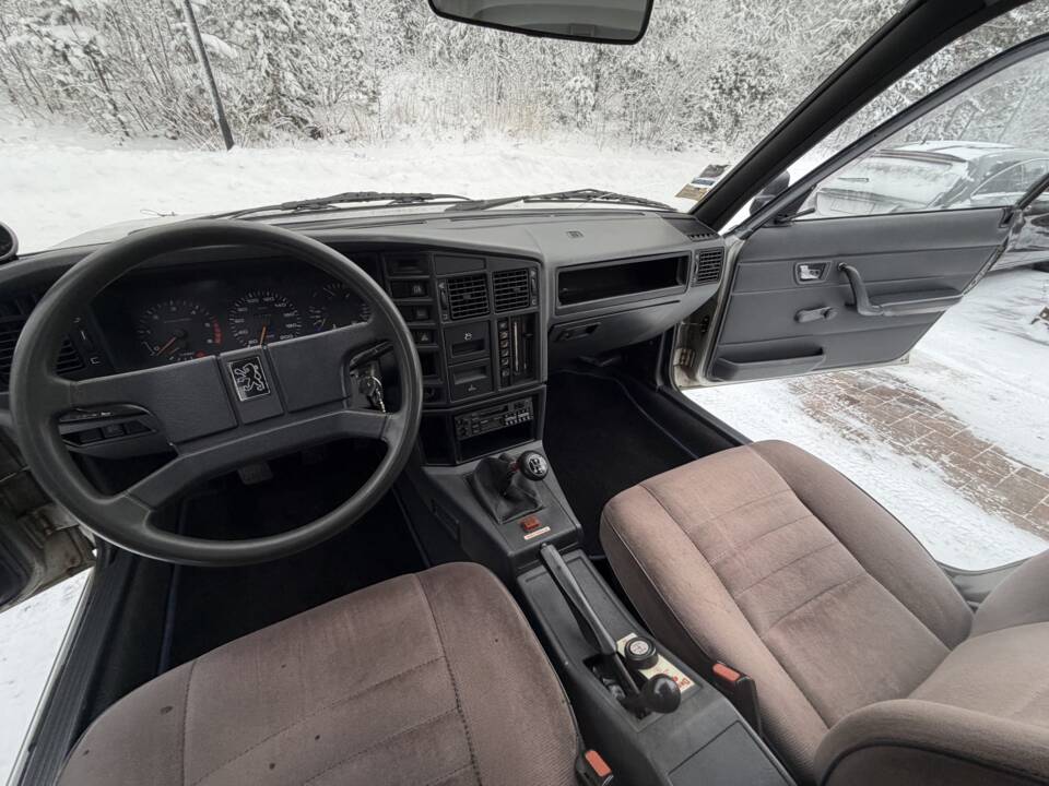 Bild 36/62 von Peugeot 505 Break 4x4 Dangel (1988)