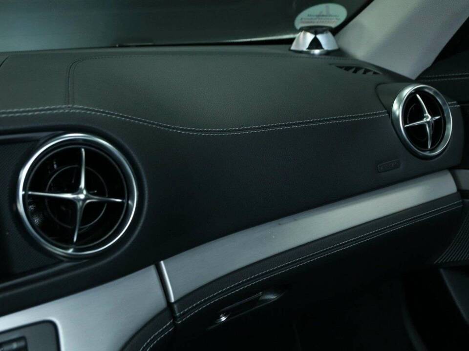 Bild 24/50 von Mercedes-Benz SL 500 (2015)