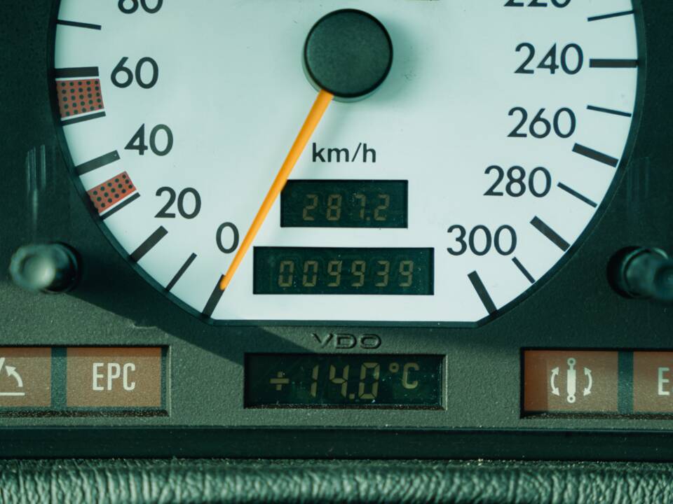 Image 26/30 of Mercedes-Benz SL 600 6.0 AMG (1996)