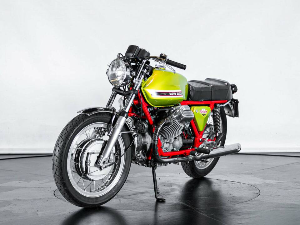 Afbeelding 7/50 van Moto Guzzi DUMMY (1972)