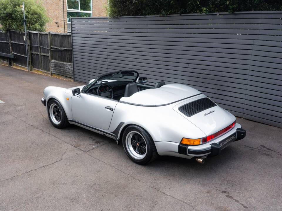 Image 16/68 of Porsche 911 Speedster 3.2 (1989)