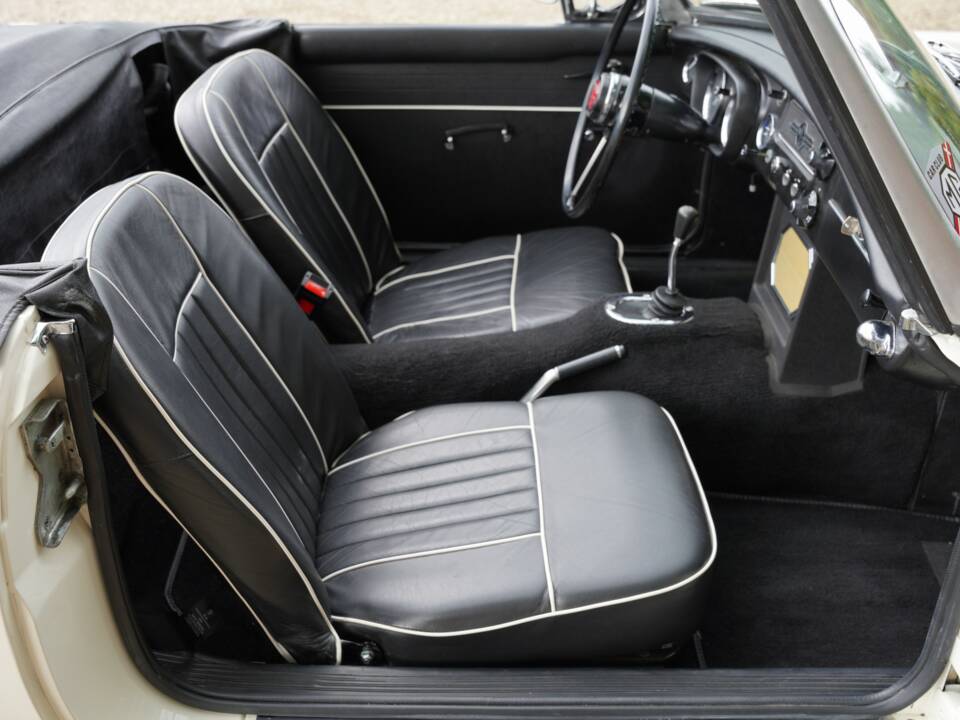 Bild 38/50 von MG MGB (1966)