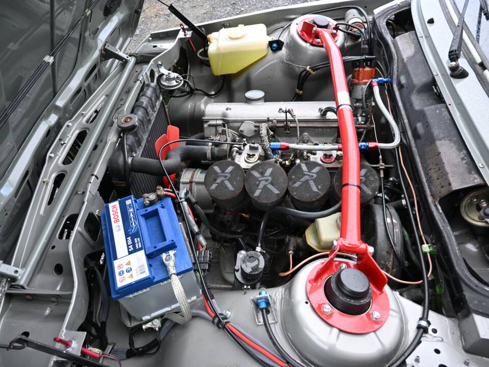 Image 31/64 of BMW 320&#x2F;4 (1977)