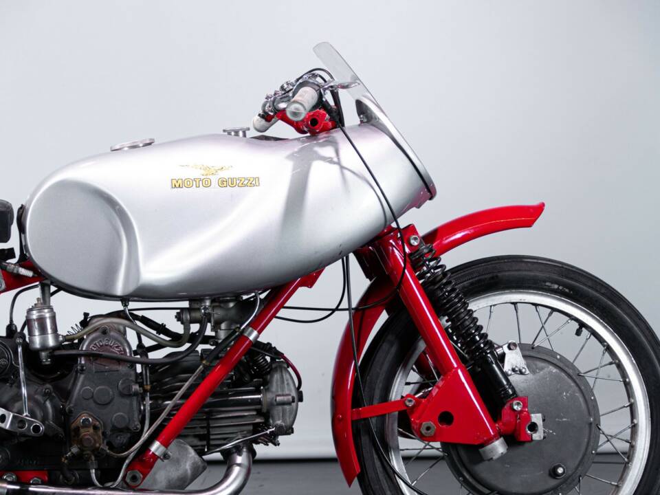 Image 25/50 of Moto Guzzi DUMMY (1948)
