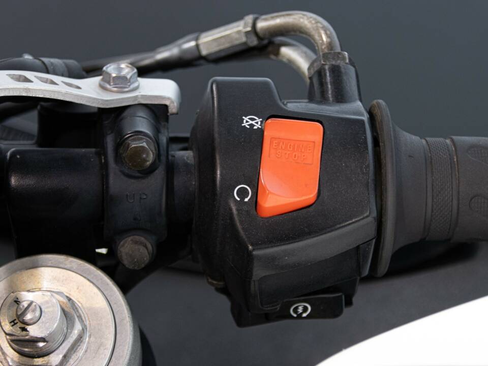 Imagen 37/44 de Honda CBR 900RR Fireblade (1999)