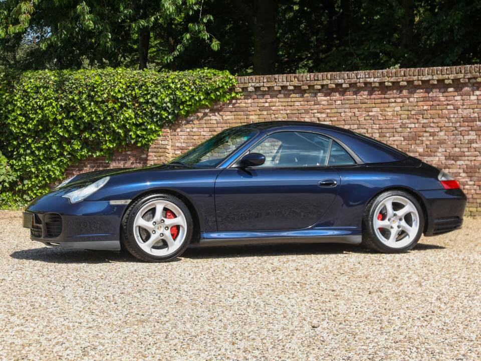 Image 17/50 of Porsche 911 Carrera 4S (2004)