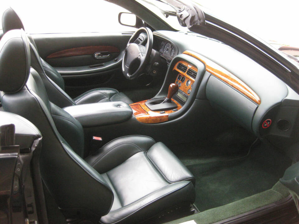 Image 7/19 of Aston Martin DB 7 Vantage Volante (2001)