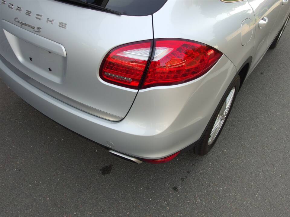 Image 33/98 of Porsche Cayenne S (2010)