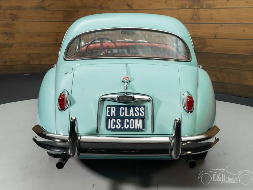 Image 3/5 of Jaguar XK 150 FHC (1958)