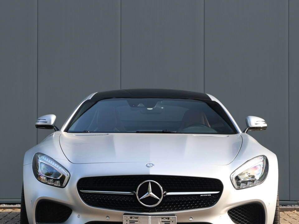 Image 25/56 of Mercedes-AMG GT-S (2017)