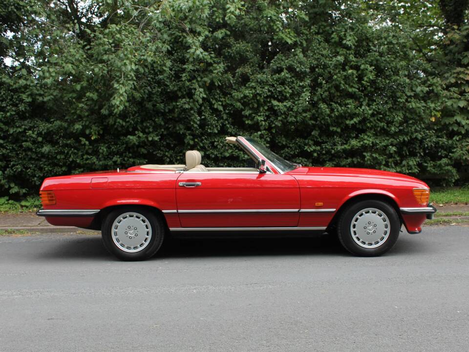 Immagine 7/20 di Mercedes-Benz 420 SL (1989)