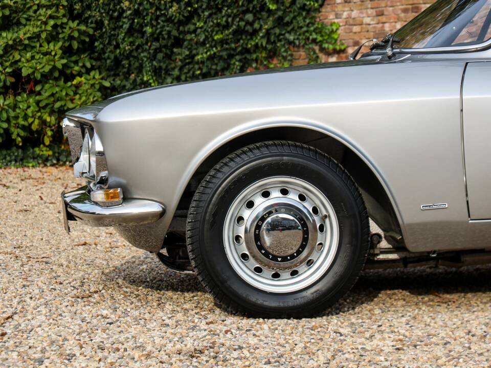 Afbeelding 13/50 van Alfa Romeo 1750 GT Veloce (1969)