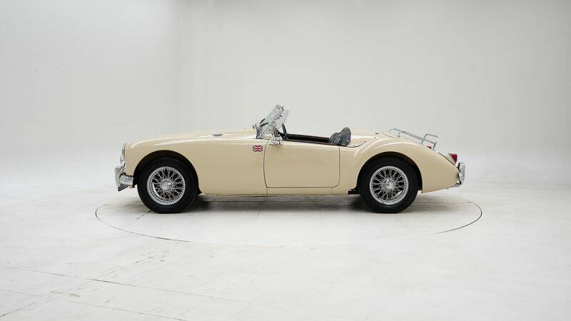 Image 8/15 de MG MGA 1500 (1957)