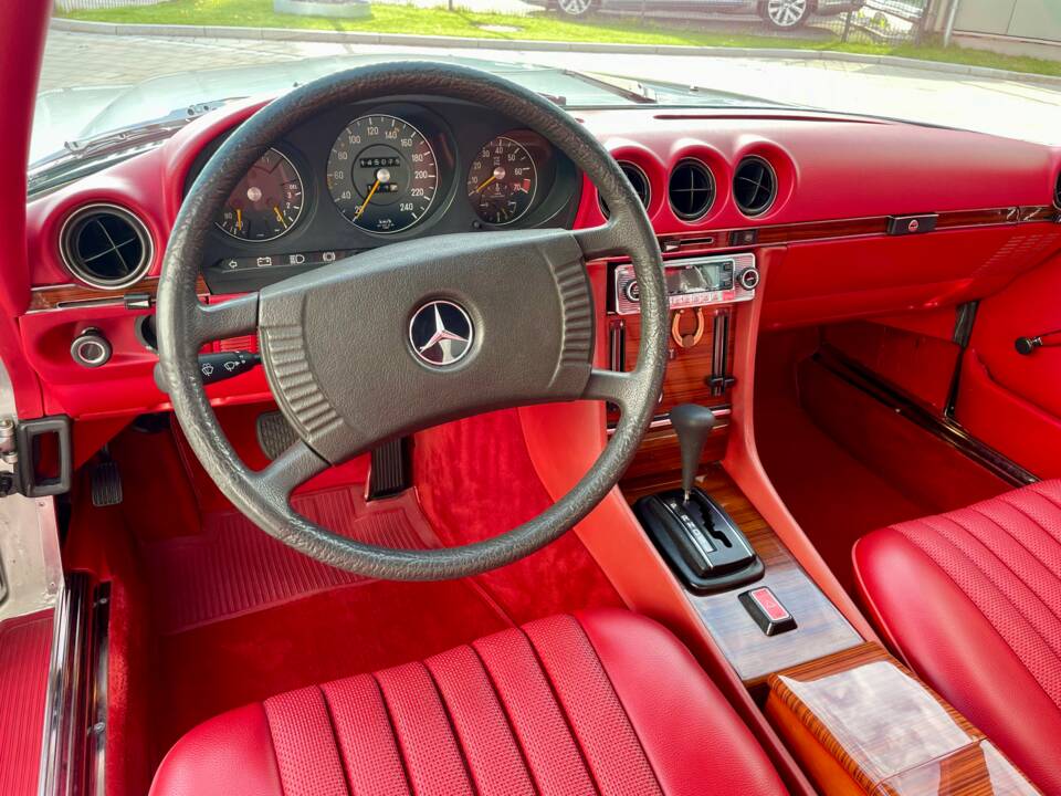 Image 12/23 de Mercedes-Benz 280 SL (1977)