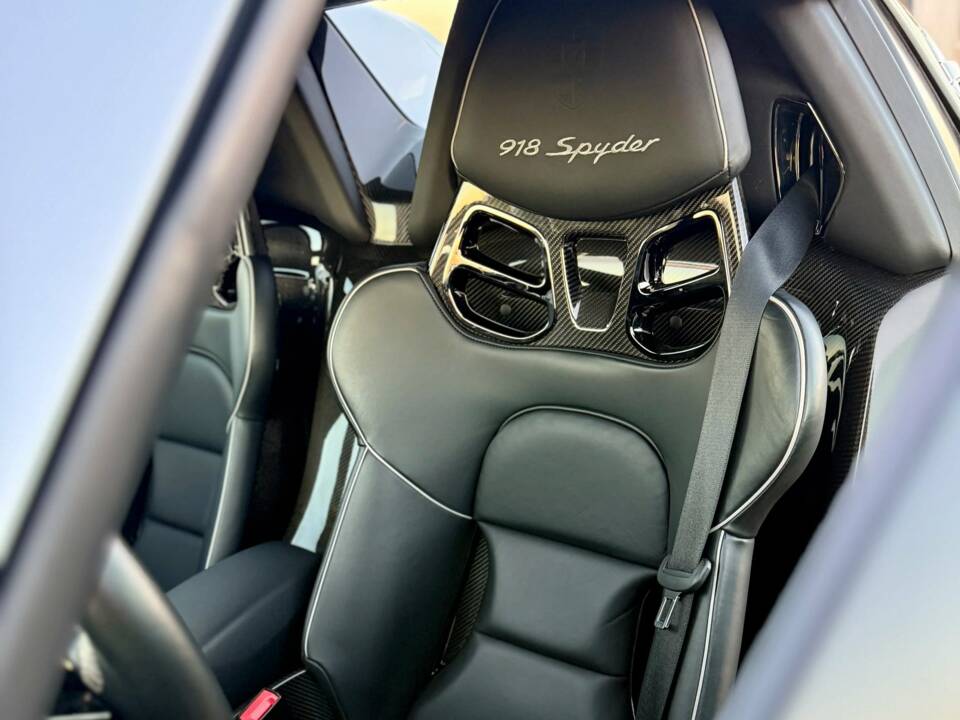 Bild 9/14 von Porsche 918 Spyder (2015)