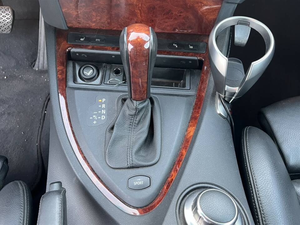 Image 14/55 of ALPINA B6 Coupé (2006)