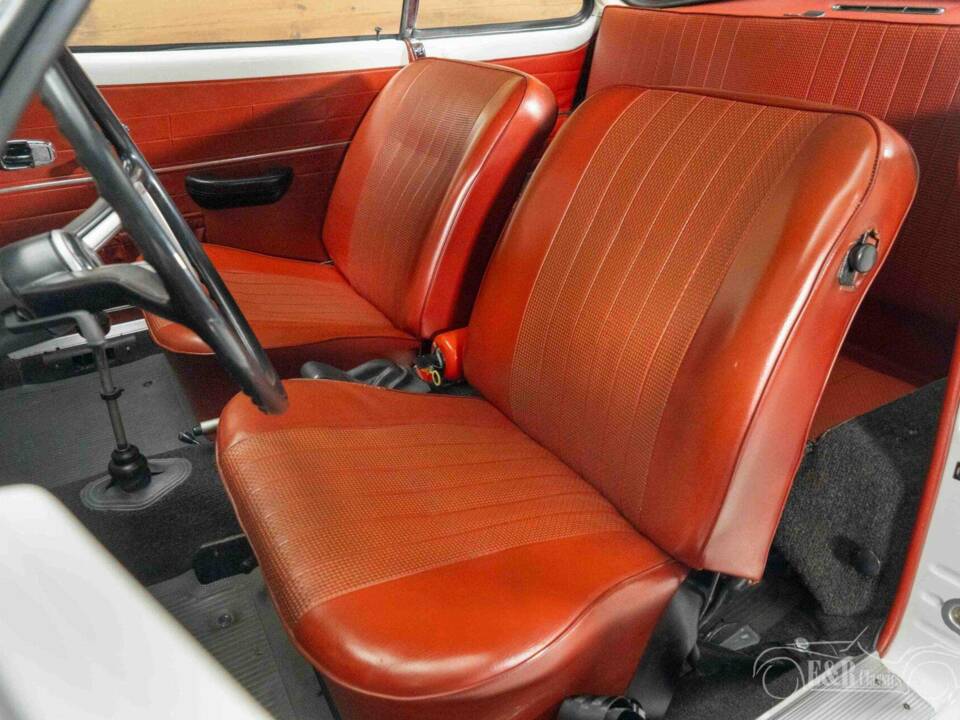 Image 14/29 of Volkswagen Karmann Ghia 1500 (1969)