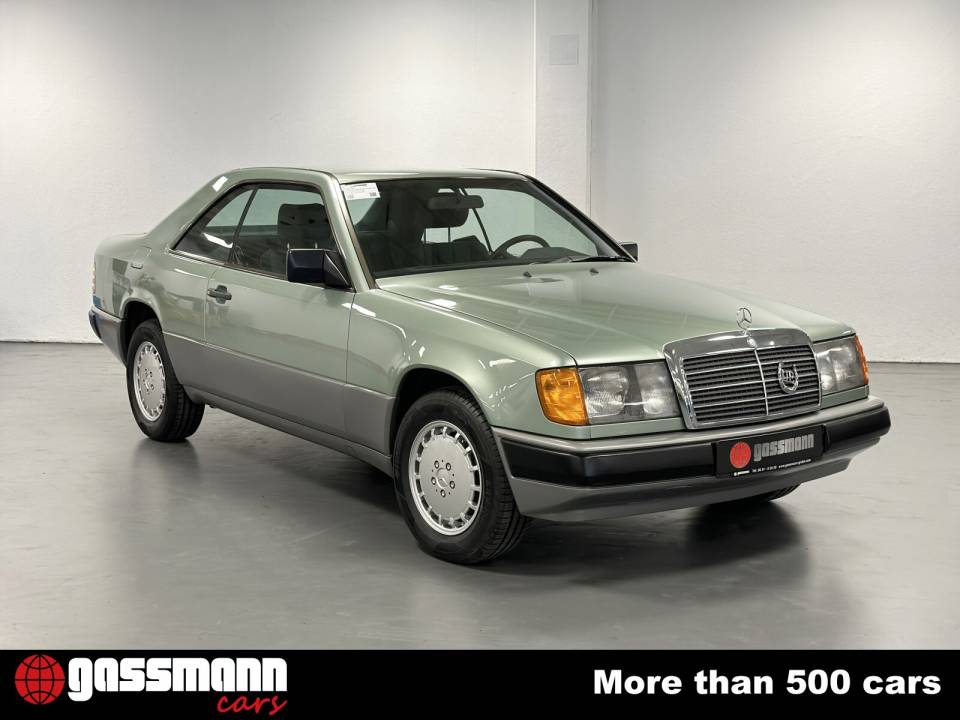 Image 3/15 of Mercedes-Benz 230 CE (1987)