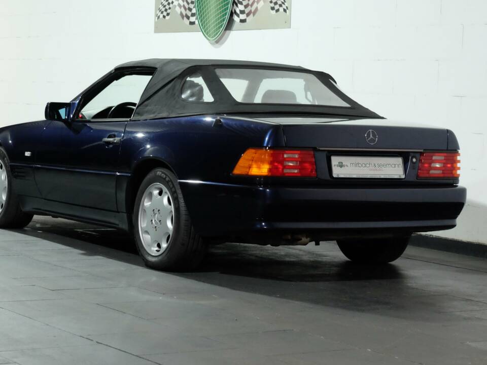 Image 19/33 de Mercedes-Benz 500 SL (1990)