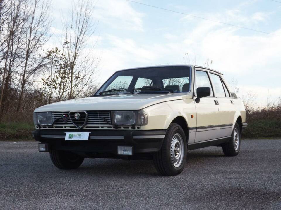 Image 2/50 of Alfa Romeo Giulietta 1.8 (1983)