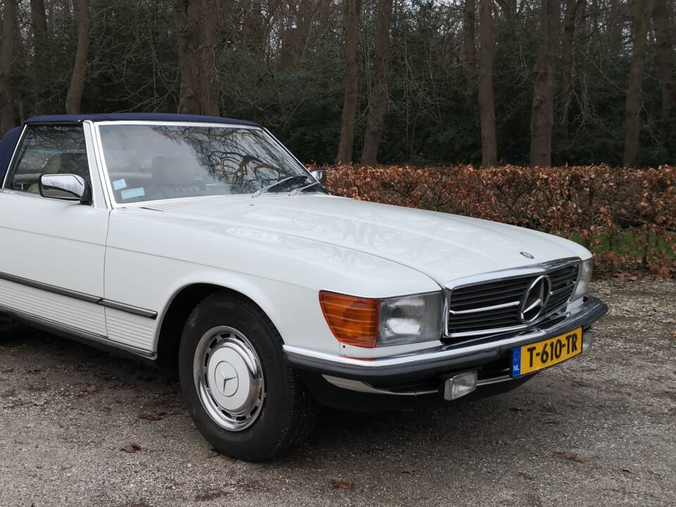 Bild 16/33 von Mercedes-Benz 280 SL (1985)