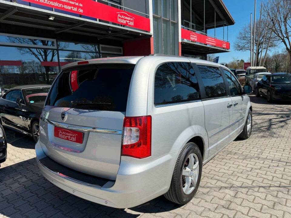 Bild 6/22 von Lancia Voyager 3.6 (2012)