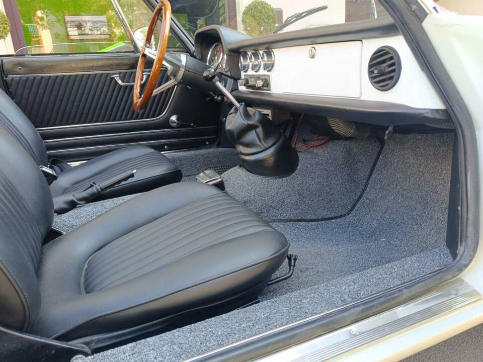 Image 44/50 of Alfa Romeo Spider 1600 Junior (1975)