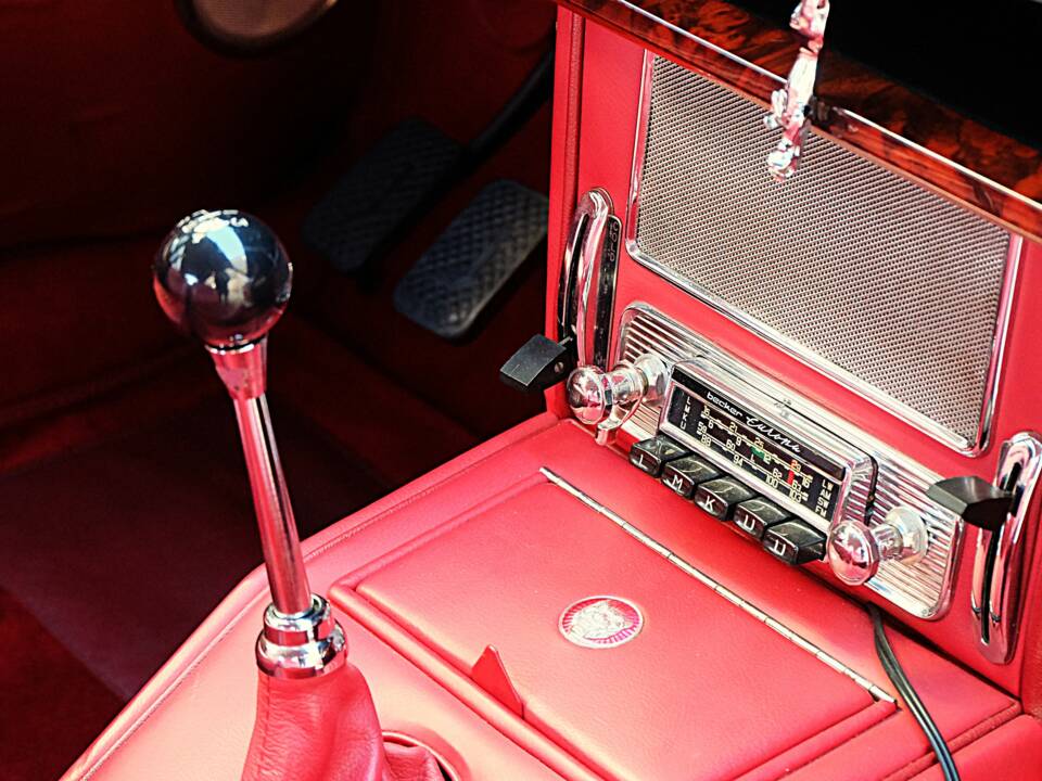 Bild 30/57 von Jaguar Mk II 3.4 (1967)