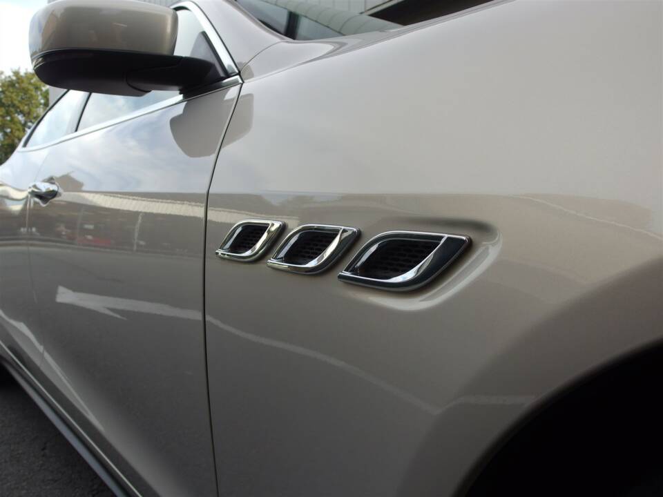 Image 21/98 of Maserati Quattroporte GTS (2015)