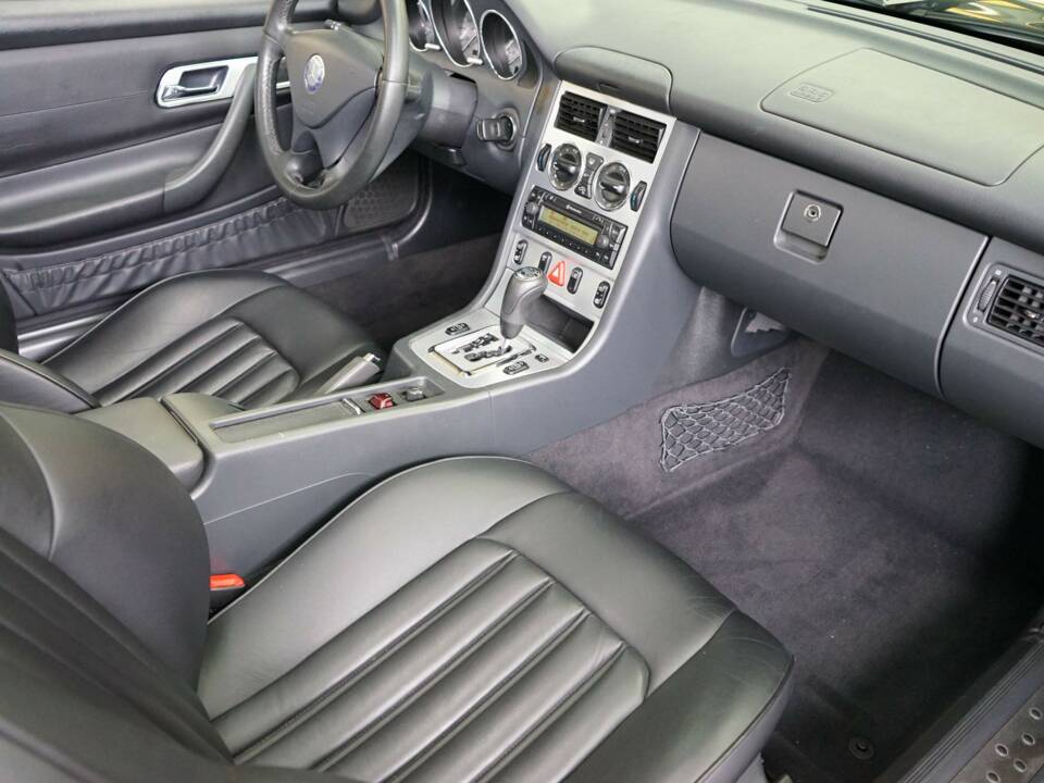 Bild 23/50 von Mercedes-Benz SLK 230 Kompressor (2003)