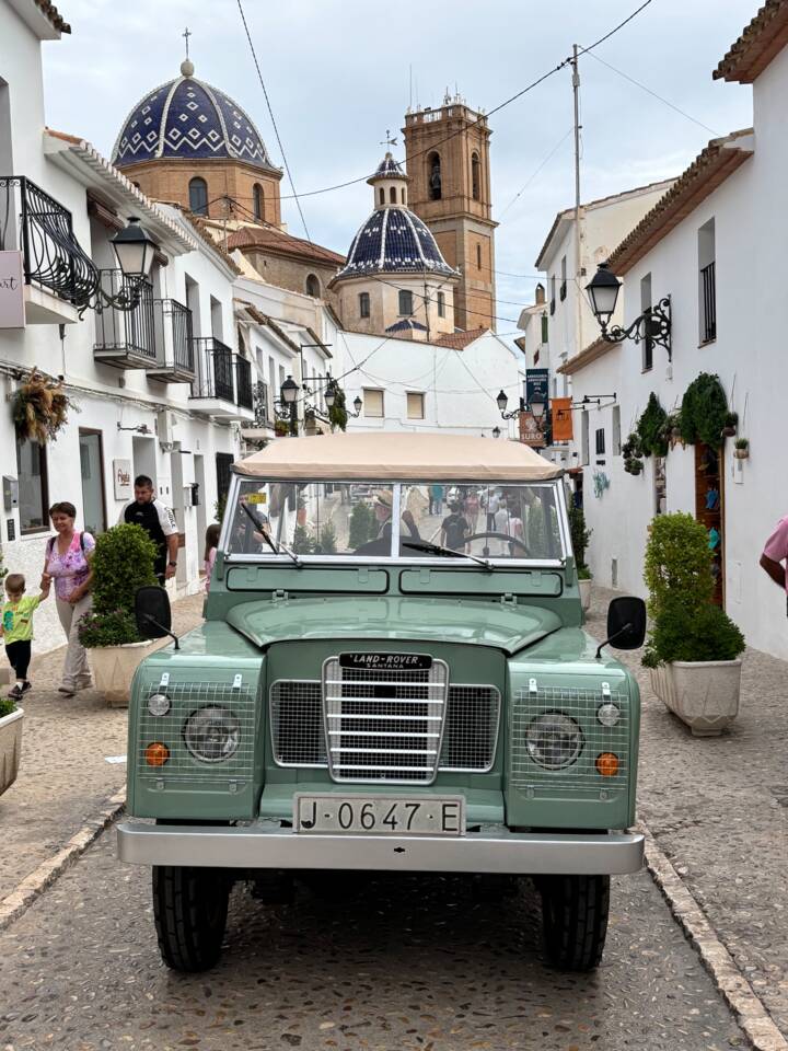 Image 1/46 of Land Rover 88 (1979)