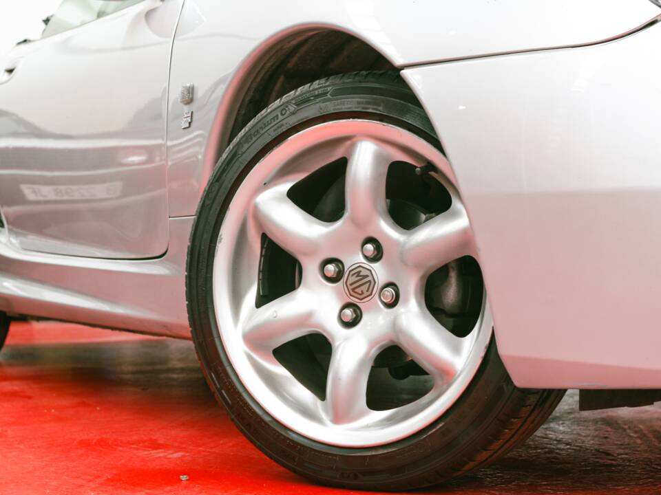 Image 2/29 of MG TF 120 (2003)