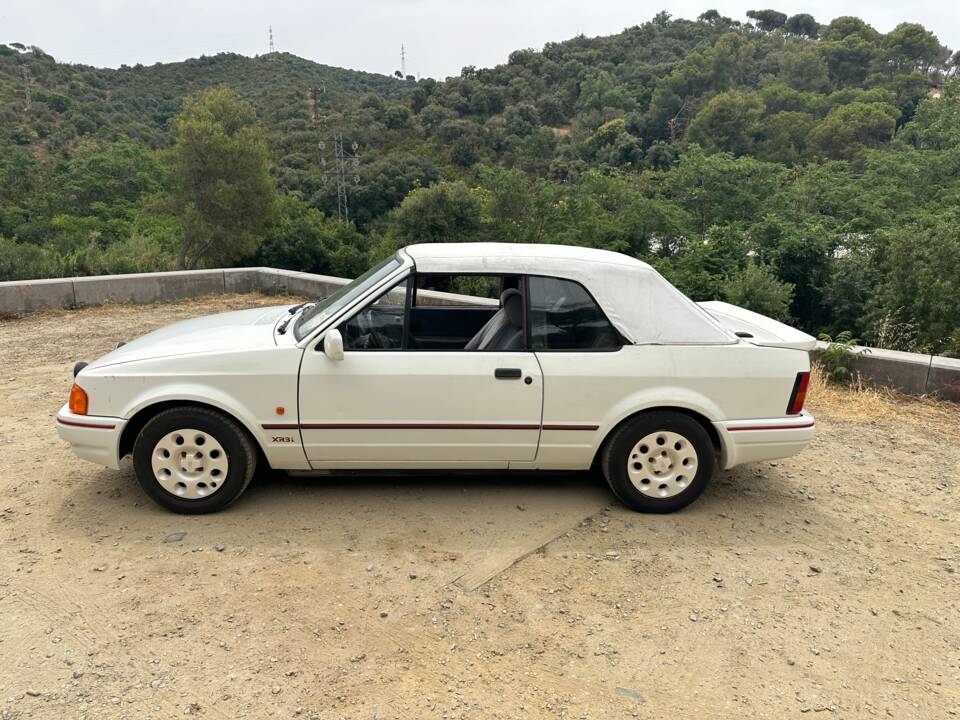 Image 9/15 of Ford Escort IV XR3i (1988)