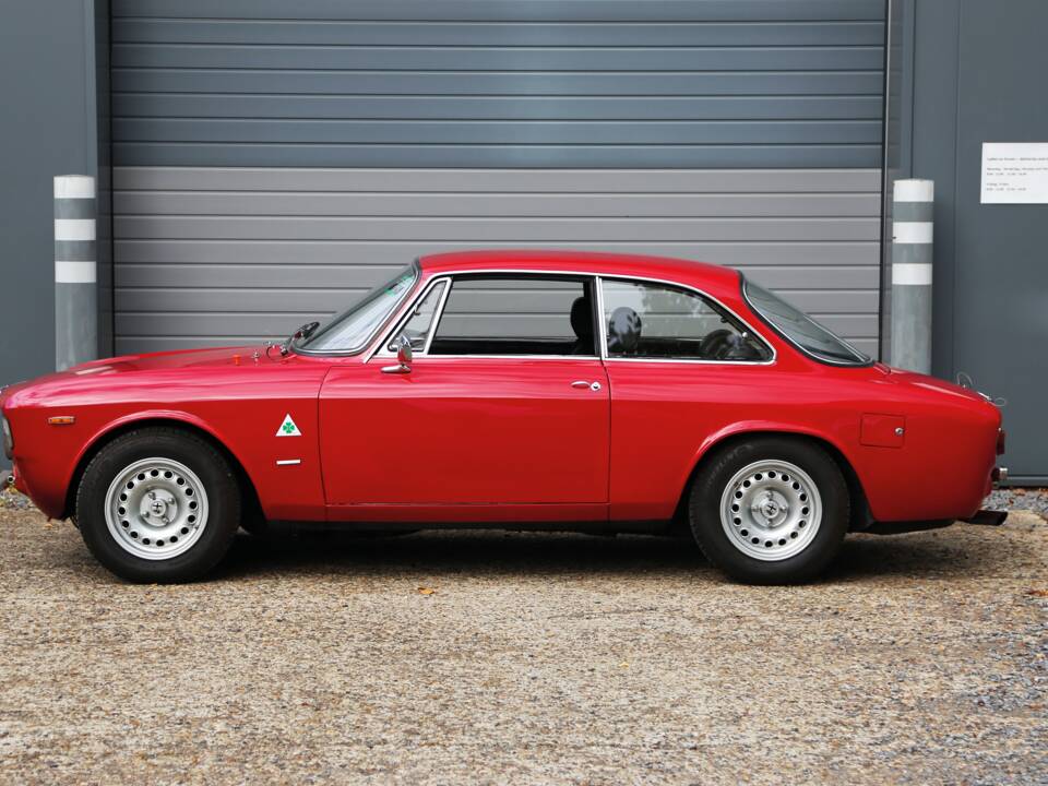 Immagine 22/48 di Alfa Romeo Giulia 1750 GT Am (1970)