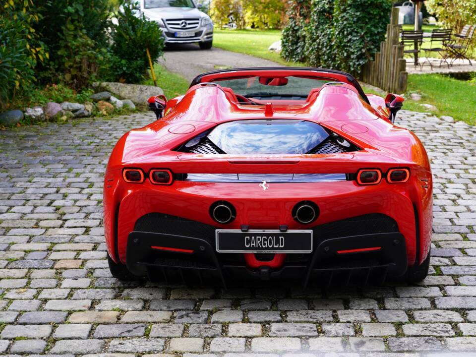 Image 12/14 of Ferrari SF90 Spider (2024)