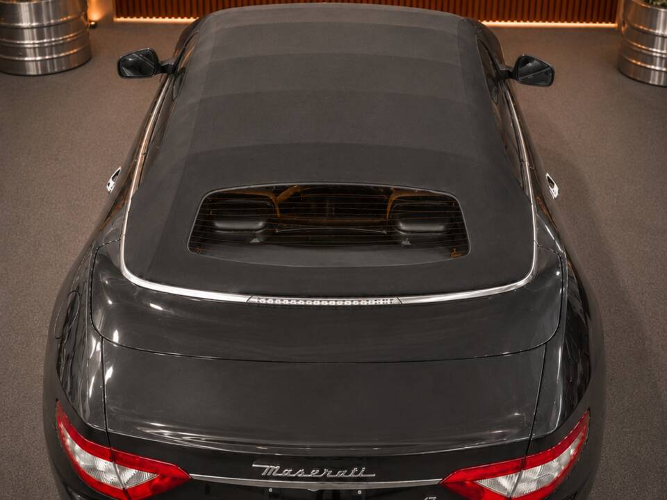 Bild 23/59 von Maserati GranCabrio 4.7 (2010)