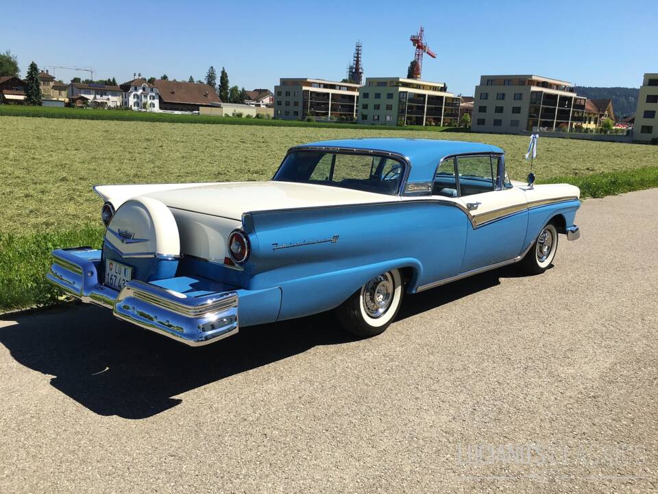 Image 2/12 of Ford Fairlane 500 Skyliner (1957)