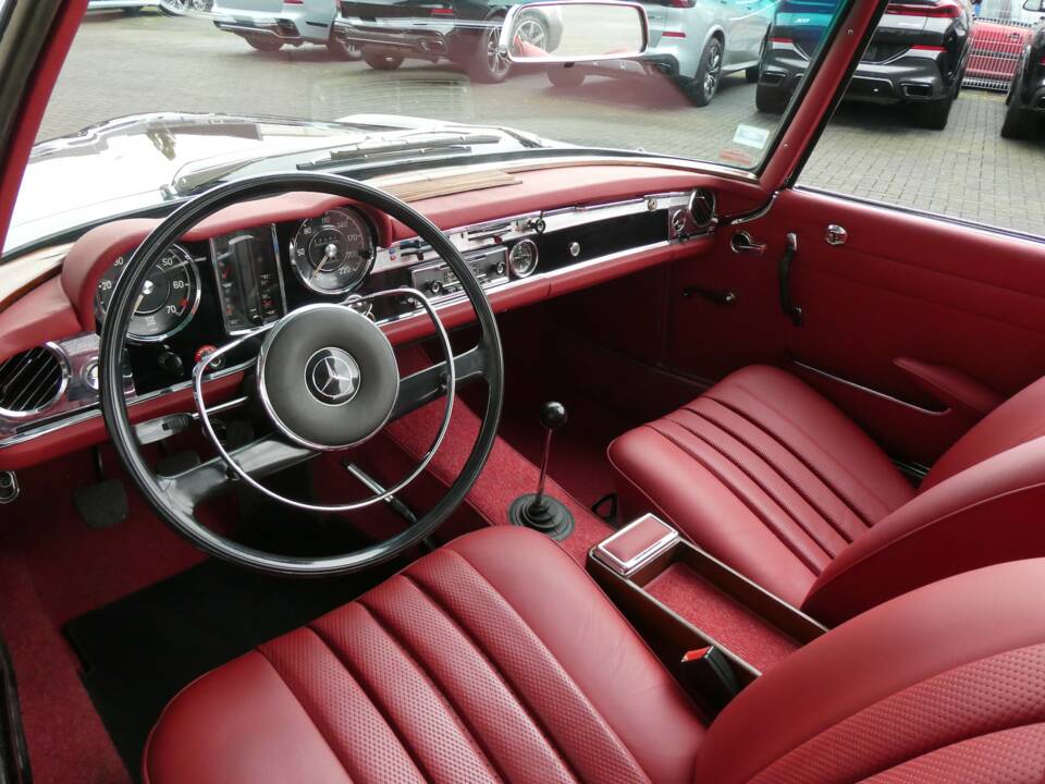 Imagen 9/26 de Mercedes-Benz 230 SL (1967)