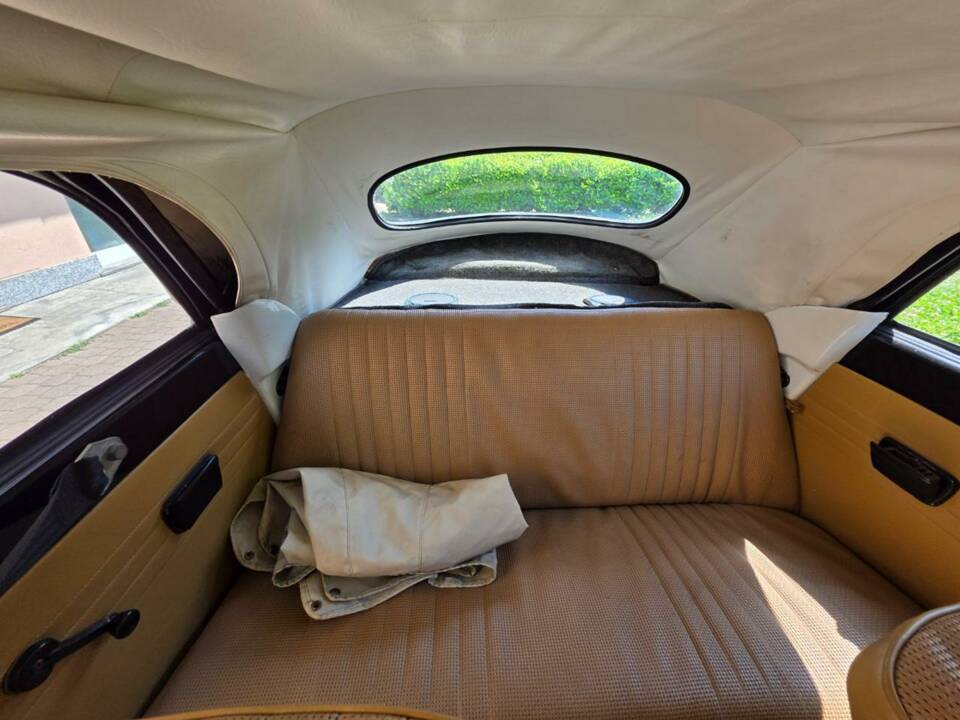 Image 5/33 of Volkswagen Beetle 1303 (1973)