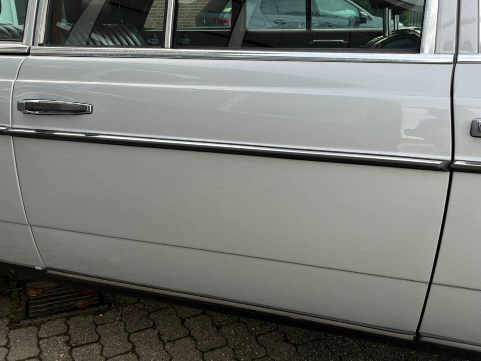 Image 46/51 of Mercedes-Benz 300 D lang (1985)