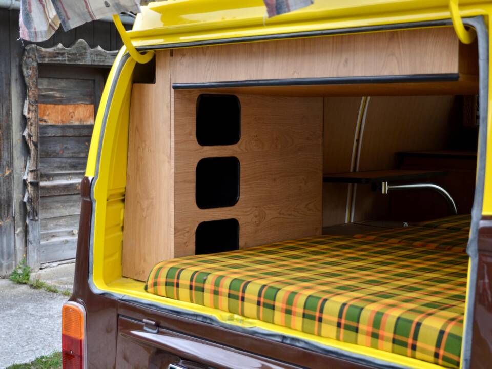 Image 7/18 of Volkswagen T2b panel van (1978)