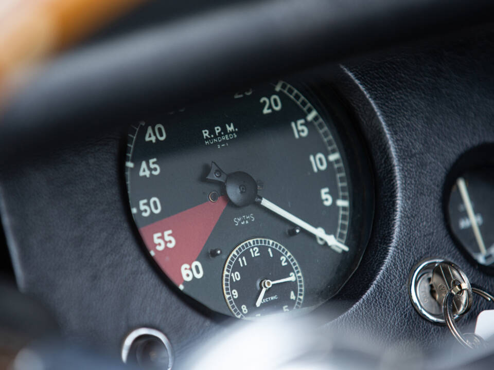 Immagine 10/36 di Jaguar XK 120 OTS (1951)