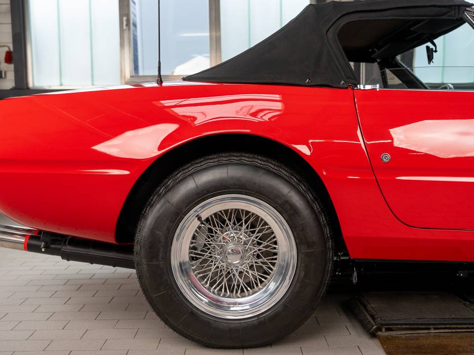 Image 10/25 de Ferrari 365 GTS&#x2F;4 Daytona (1970)