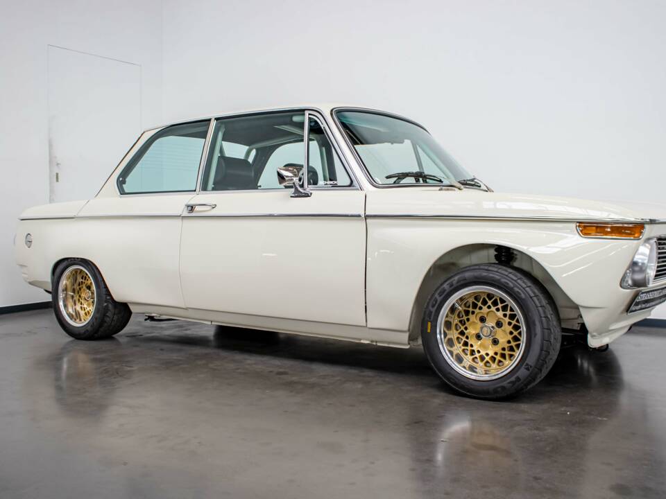 Immagine 6/32 di BMW 2002 tii (1971)