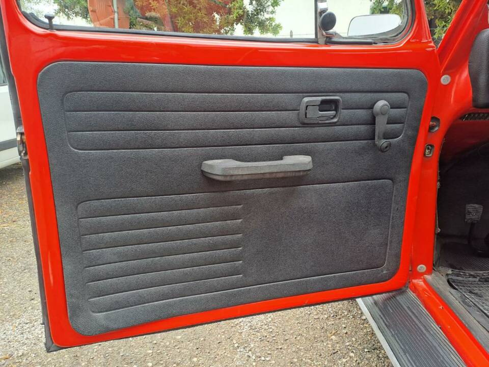 Immagine 22/33 di Volkswagen Beetle 1200 L (1980)