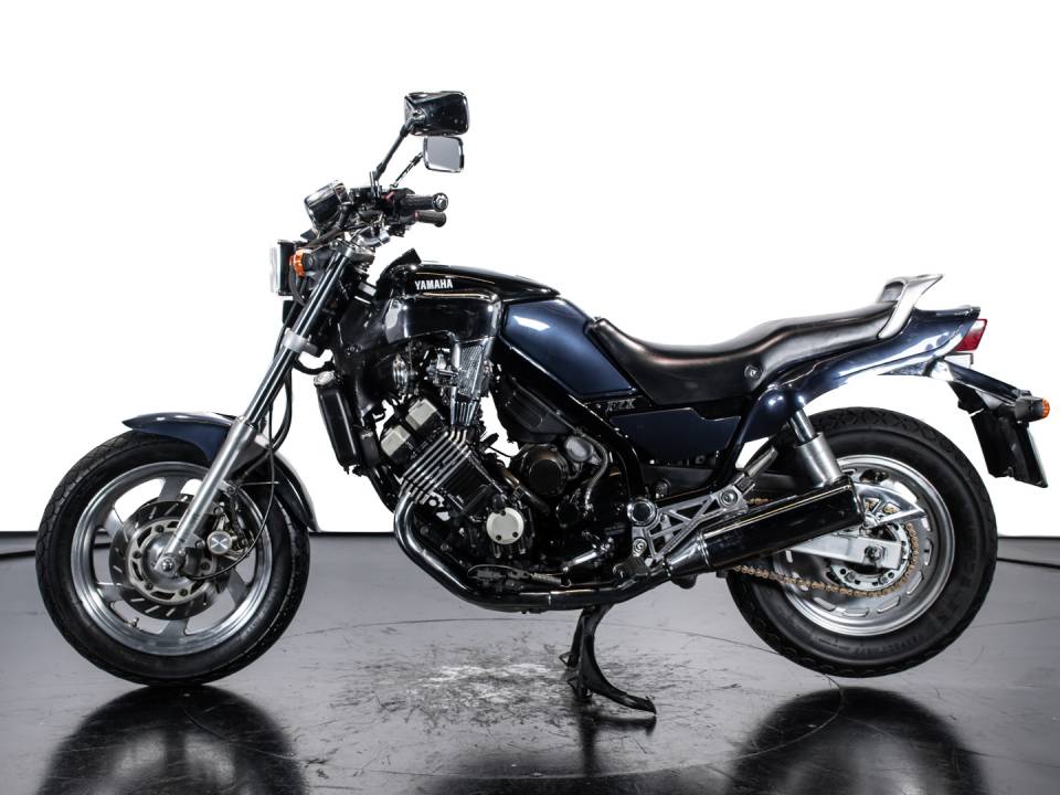 Image 1/25 de Yamaha DUMMY (1994)